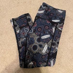 CVG Midnight Skull Capri